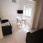 Oriente Dna V Apartman *