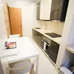 Oriente Dna V Apartman *