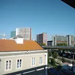 Oriente Dna V Apartman *